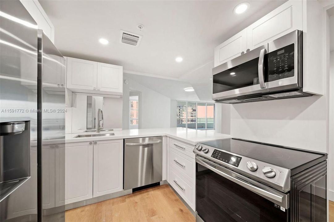 For Rent: $4,392 (2 beds, 2 baths, 1291 Square Feet)