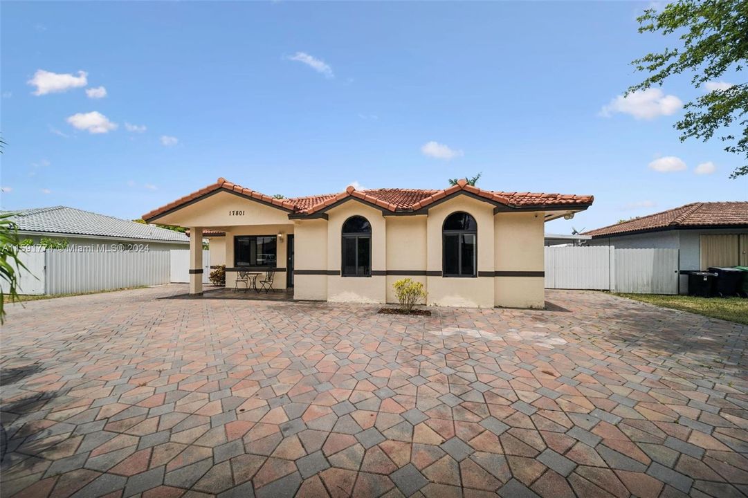 For Sale: $680,000 (4 beds, 3 baths, 1551 Square Feet)