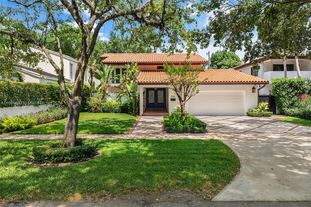 For Sale: $2,750,000 (3 beds, 3 baths, 2520 Square Feet)