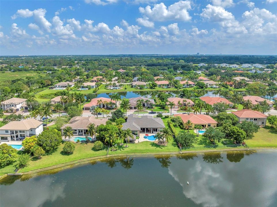 Active With Contract: $2,350,000 (6 beds, 4 baths, 4635 Square Feet)