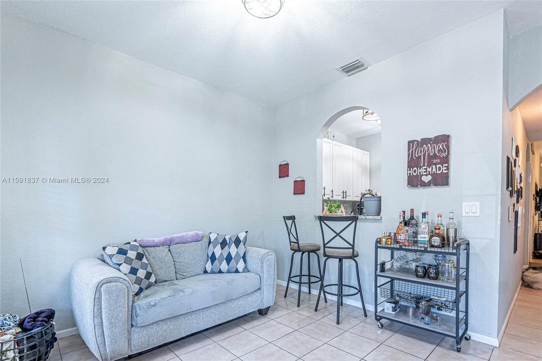 Recently Sold: $520,000 (3 beds, 2 baths, 1694 Square Feet)