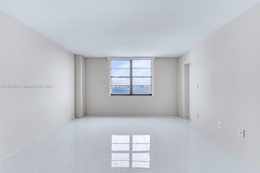 For Sale: $1,200,000 (2 beds, 2 baths, 1460 Square Feet)