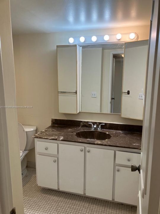 For Rent: $2,195 (1 beds, 2 baths, 1066 Square Feet)