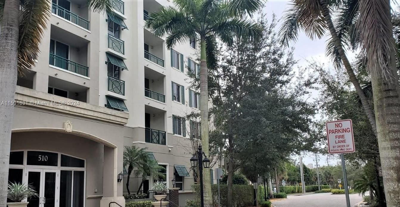 Active With Contract: $2,200 (1 beds, 1 baths, 783 Square Feet)