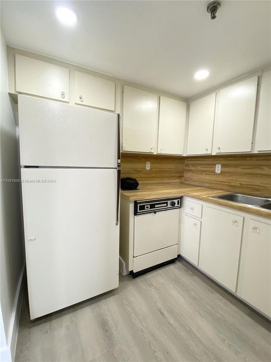 Vendido Recientemente: $339,900 (3 camas, 2 baños, 1080 Pies cuadrados)