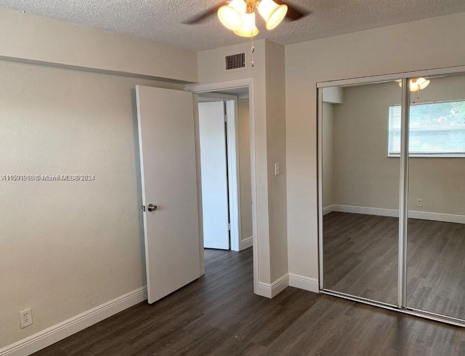 Recently Rented: $1,700 (2 beds, 1 baths, 700 Square Feet)