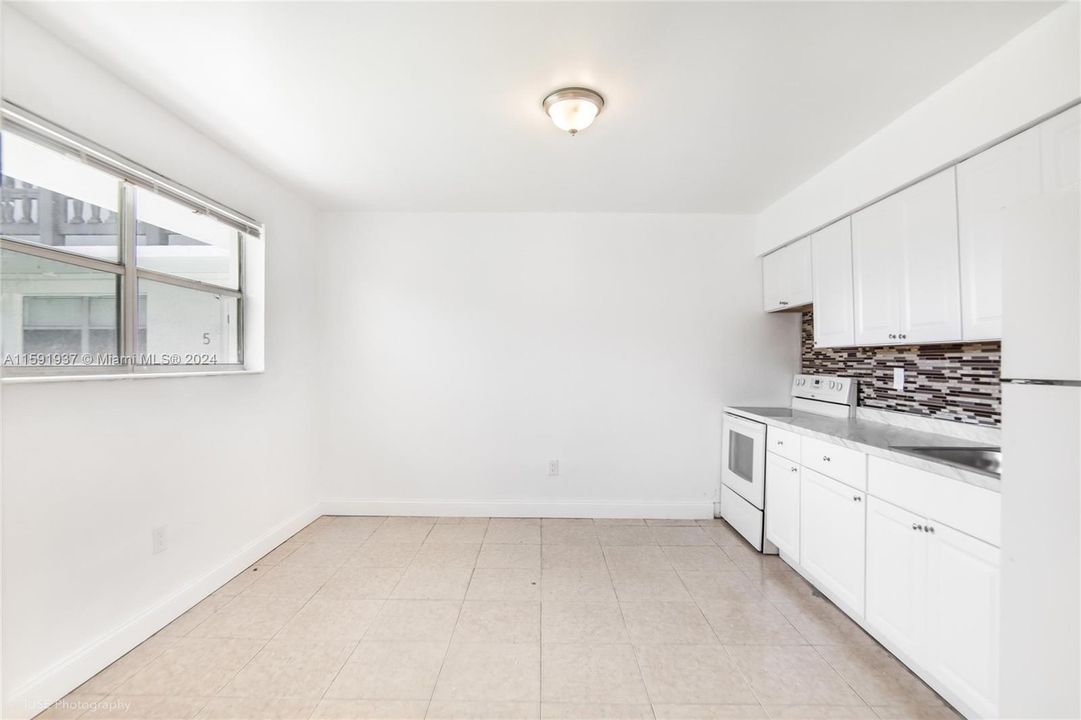 For Rent: $1,995 (2 beds, 1 baths, 783 Square Feet)