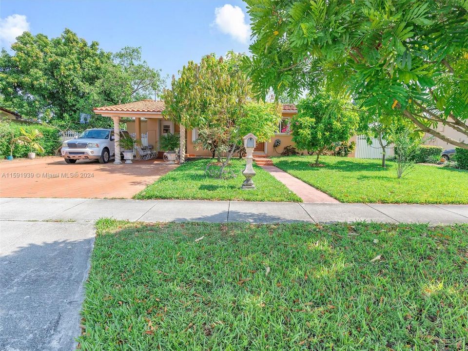 For Sale: $699,000 (3 beds, 2 baths, 1432 Square Feet)