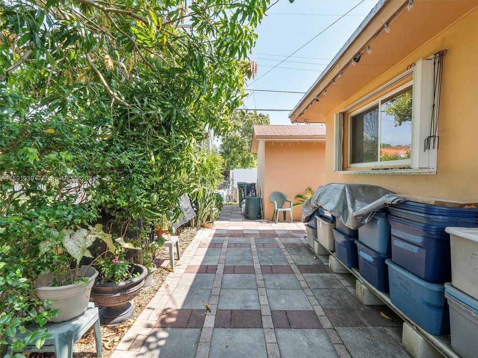 En Venta: $699,000 (3 camas, 2 baños, 1432 Pies cuadrados)