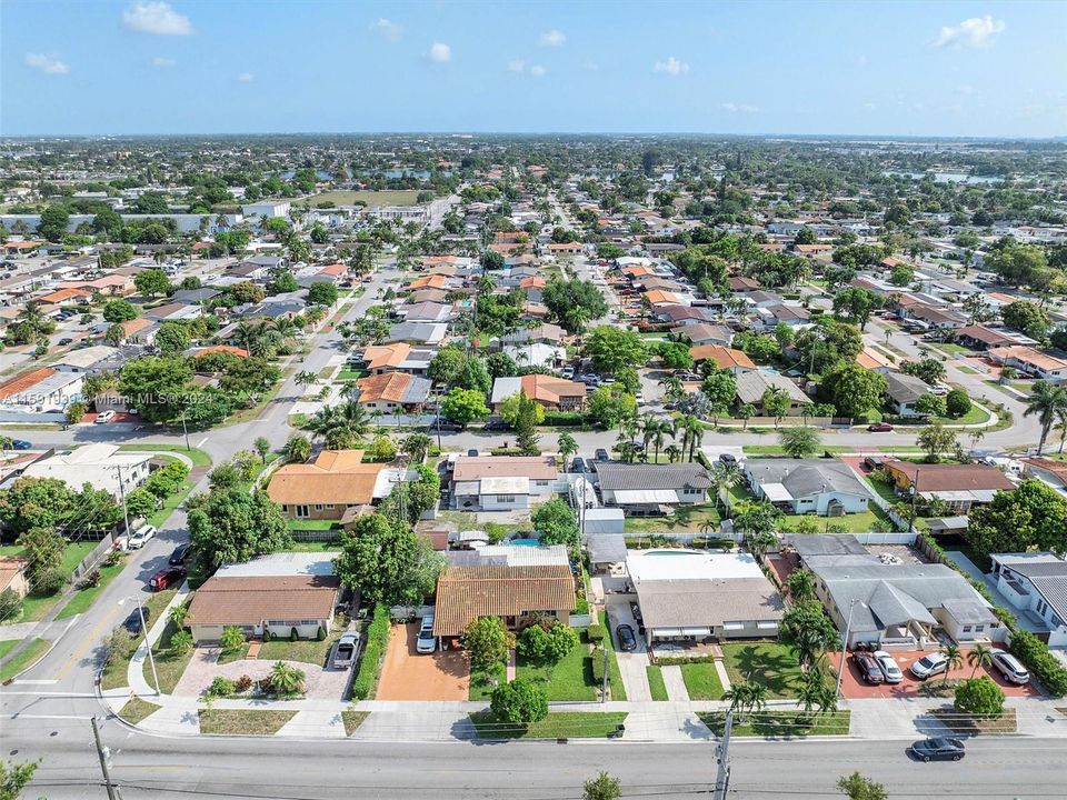 For Sale: $699,000 (3 beds, 2 baths, 1432 Square Feet)