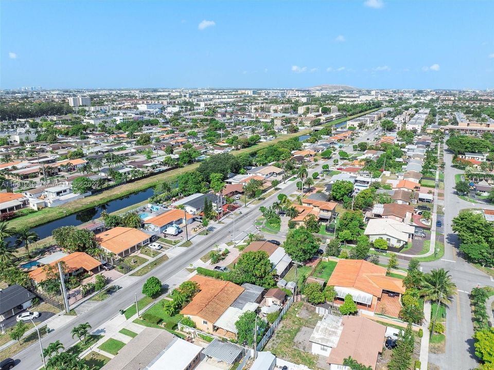 For Sale: $699,000 (3 beds, 2 baths, 1432 Square Feet)