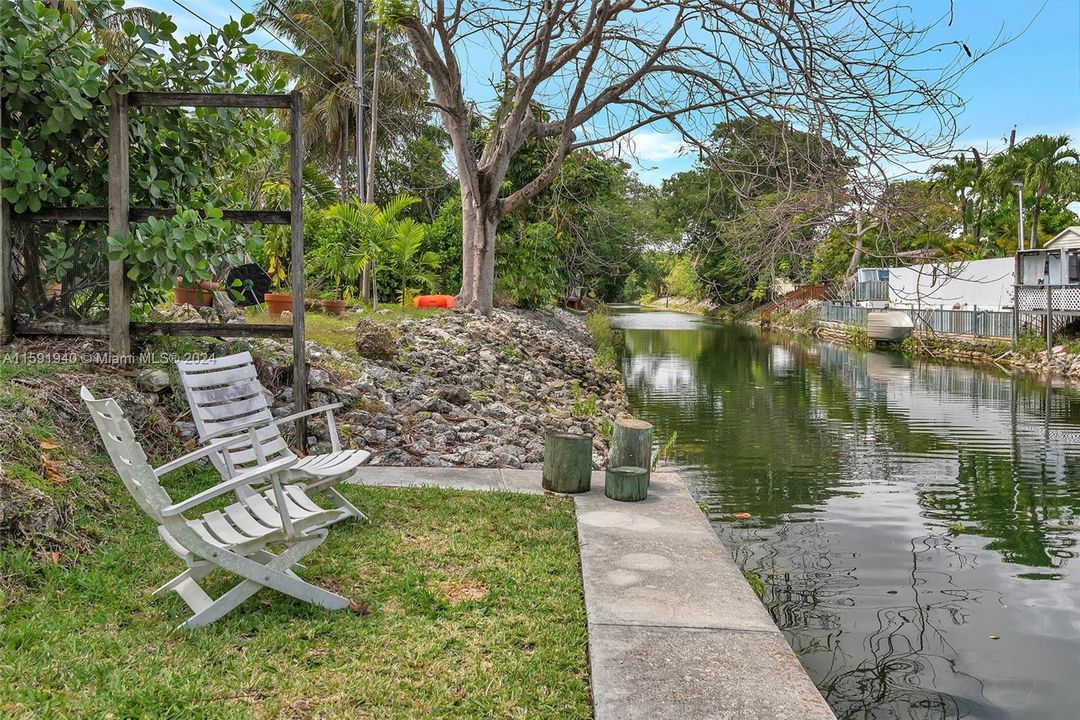 Active With Contract: $929,000 (3 beds, 2 baths, 1746 Square Feet)