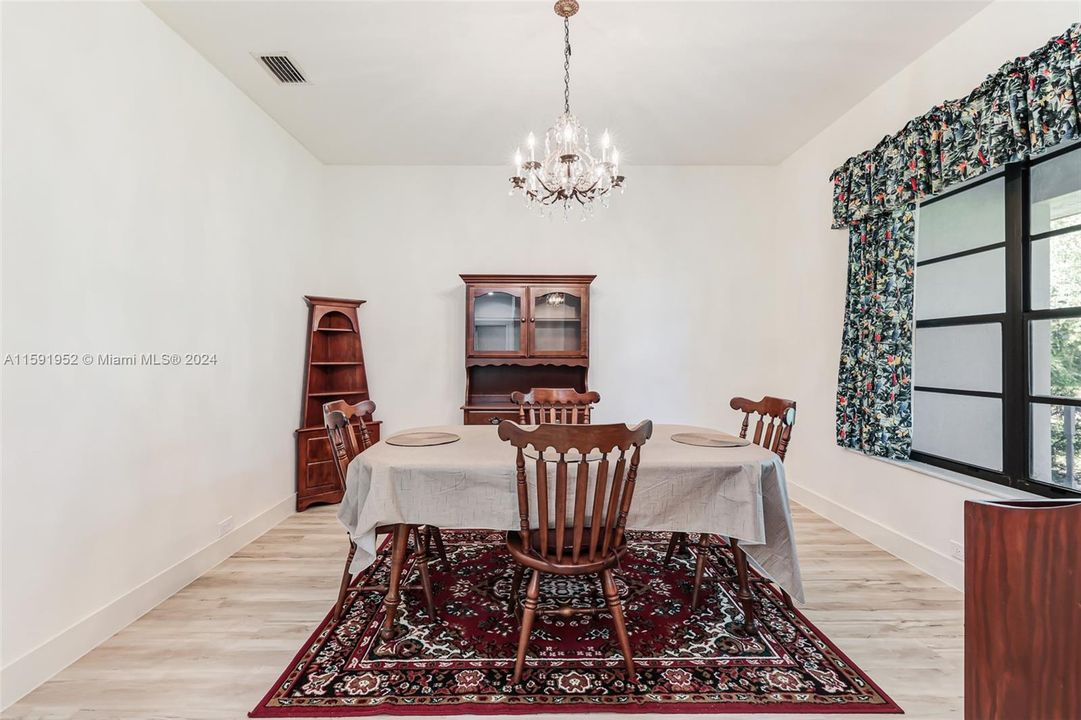 Active With Contract: $1,150,000 (3 beds, 2 baths, 2642 Square Feet)