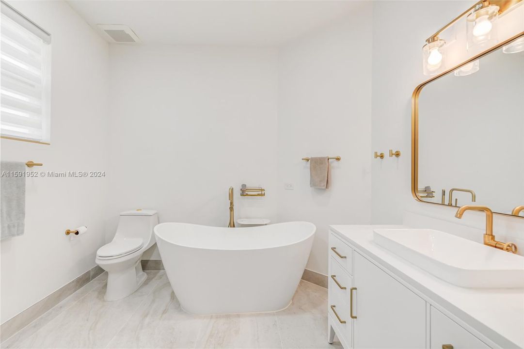 Active With Contract: $1,150,000 (3 beds, 2 baths, 2642 Square Feet)