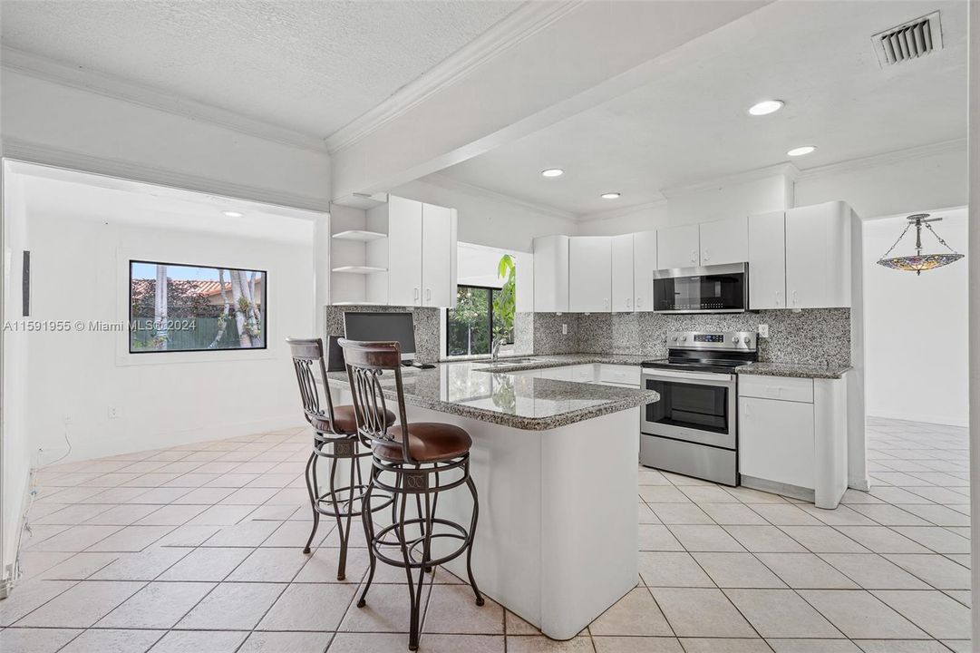 Active With Contract: $799,000 (4 beds, 4 baths, 1754 Square Feet)
