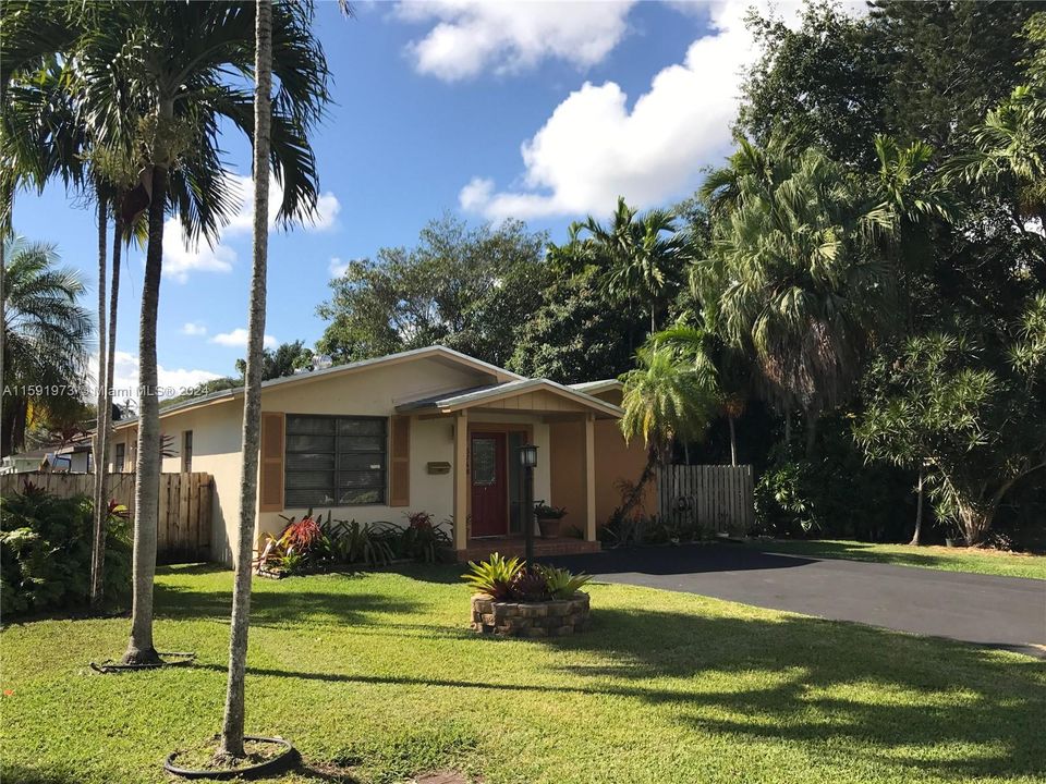 Recently Sold: $1,150,000 (4 beds, 2 baths, 2261 Square Feet)