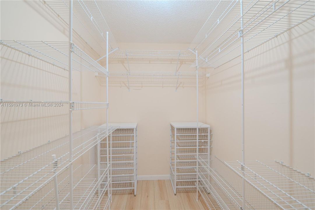 Walk-in Closet