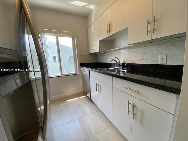 Active With Contract: $2,650 (2 beds, 1 baths, 1200 Square Feet)