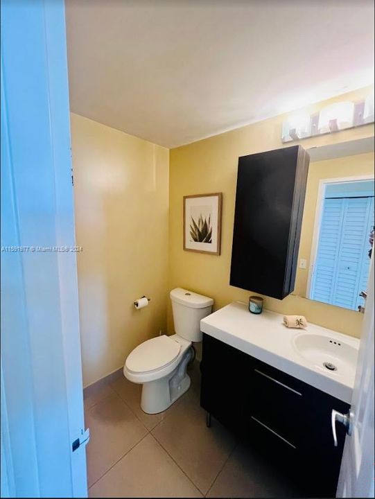 For Rent: $2,250 (1 beds, 1 baths, 790 Square Feet)