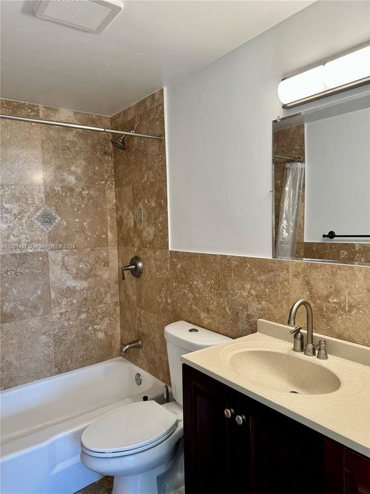 Недавно арендовано: $1,999 (1 спален, 1 ванн, 725 Квадратных фут)