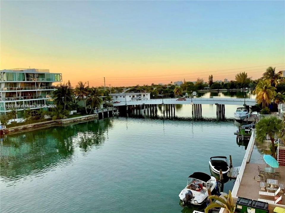 Недавно арендовано: $1,999 (1 спален, 1 ванн, 725 Квадратных фут)