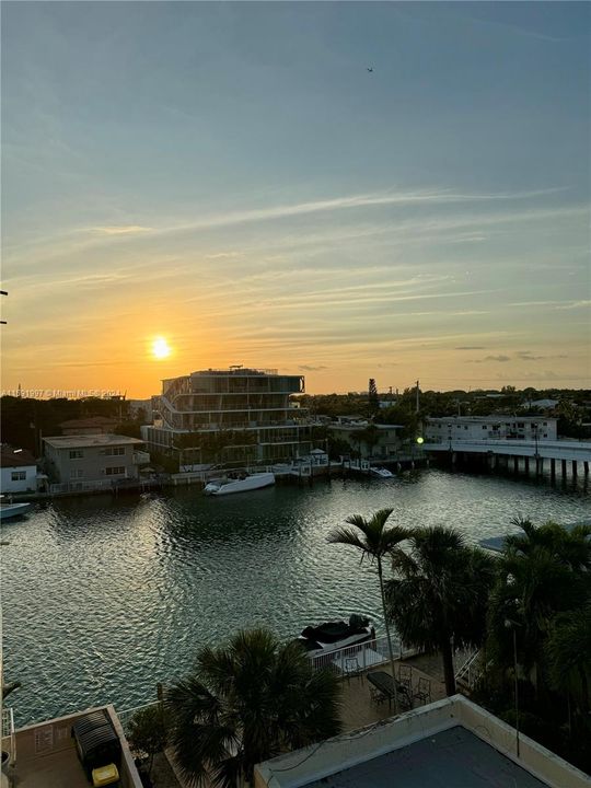 Недавно арендовано: $1,999 (1 спален, 1 ванн, 725 Квадратных фут)