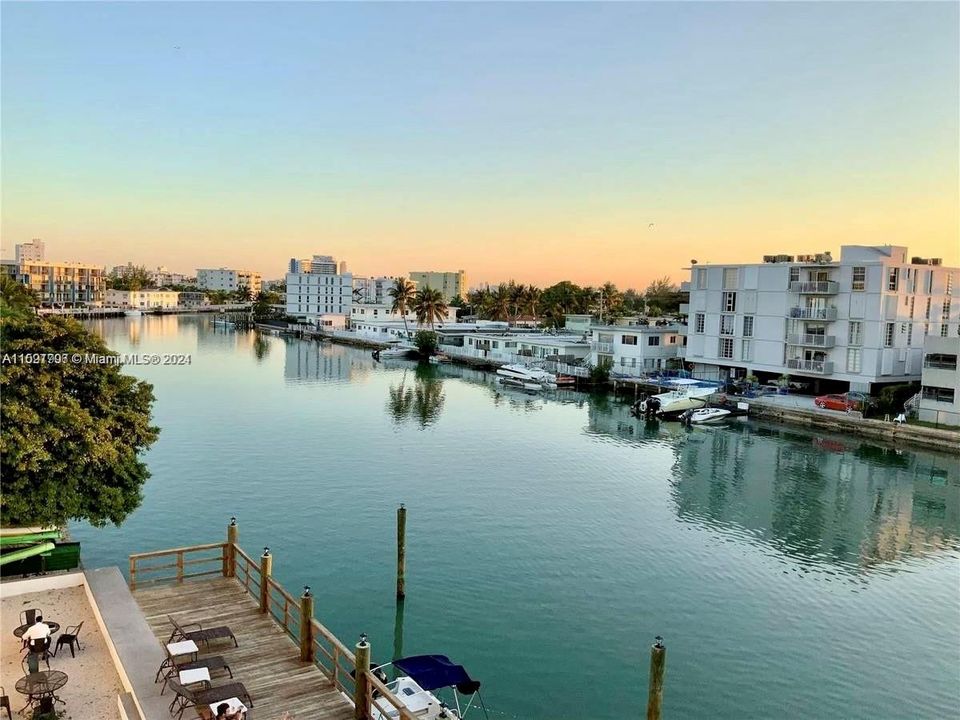 Недавно арендовано: $1,999 (1 спален, 1 ванн, 725 Квадратных фут)