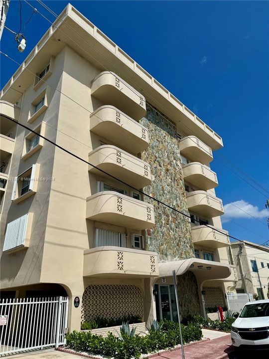 Недавно арендовано: $1,999 (1 спален, 1 ванн, 725 Квадратных фут)