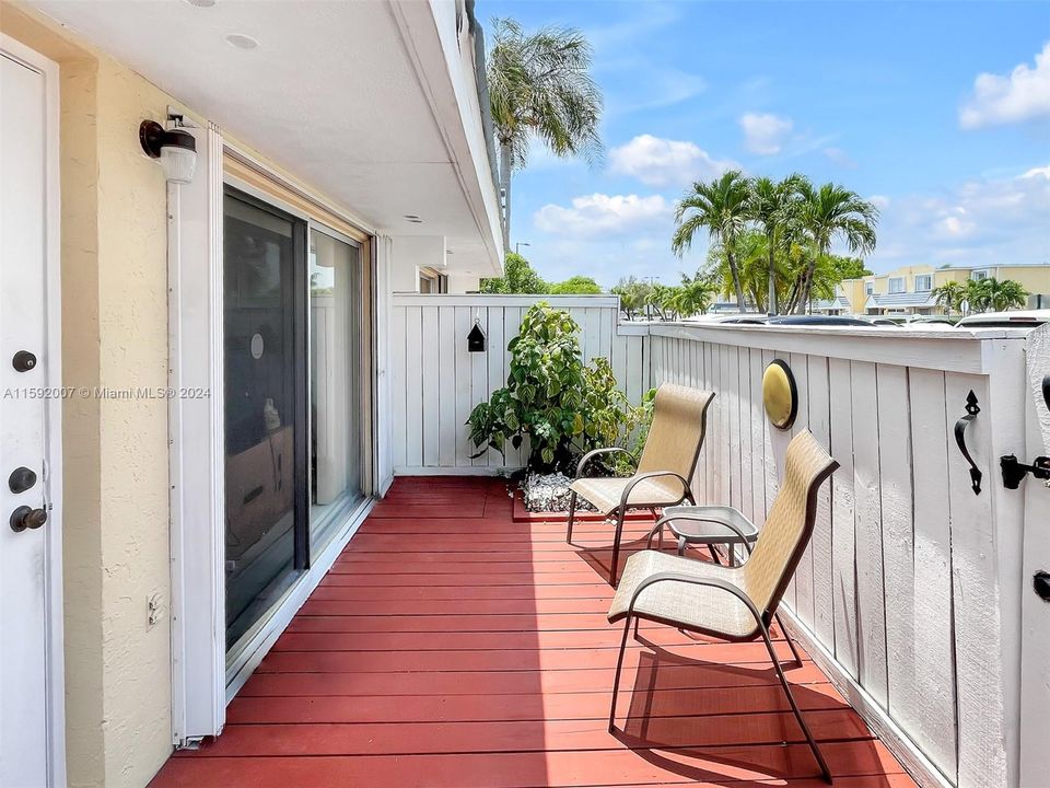 Active With Contract: $390,000 (2 beds, 1 baths, 1000 Square Feet)