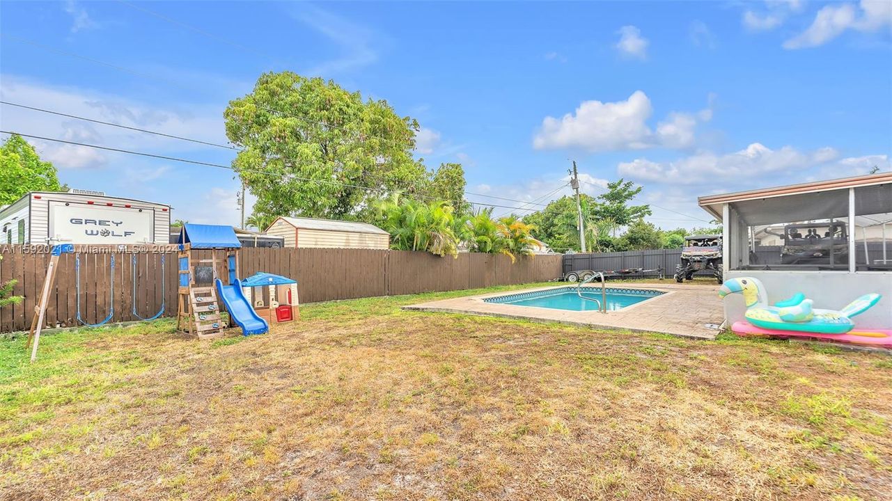 For Sale: $684,000 (4 beds, 2 baths, 1264 Square Feet)