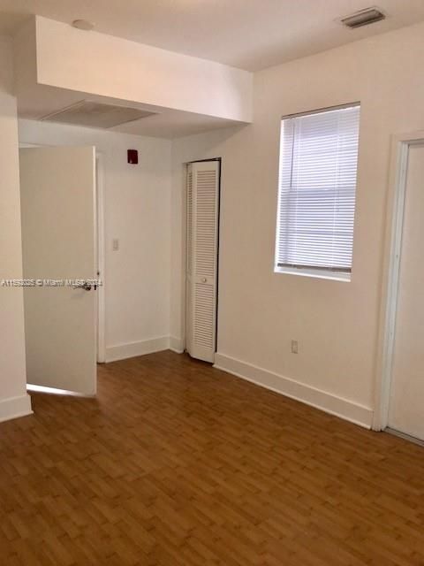 For Sale: $245,000 (1 beds, 0 baths, 532 Square Feet)