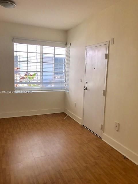 For Sale: $245,000 (1 beds, 0 baths, 532 Square Feet)