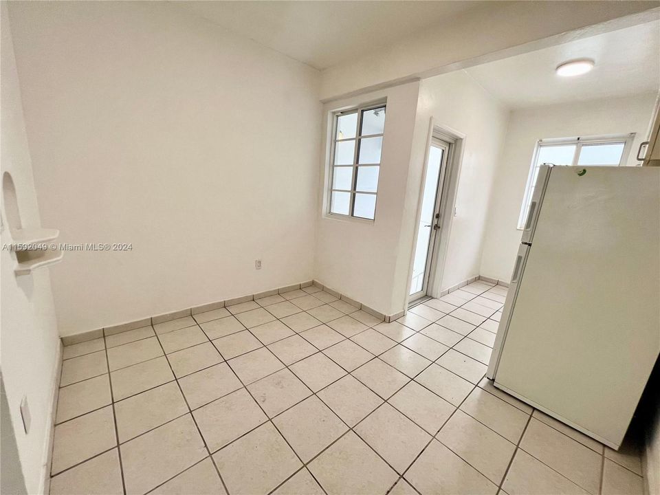 Recently Rented: $1,625 (0 beds, 1 baths, 450 Square Feet)