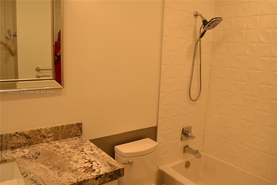 最近租的: $2,200 (1 贝兹, 1 浴室, 854 平方英尺)