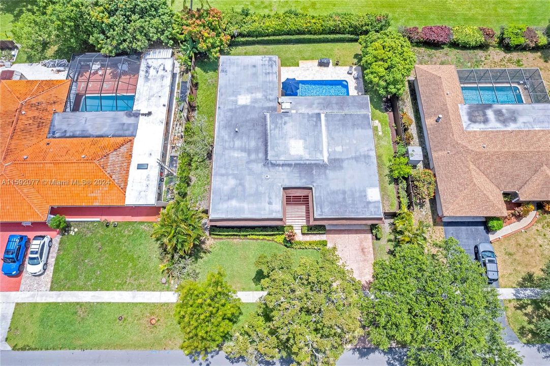 En Venta: $850,000 (4 camas, 3 baños, 2572 Pies cuadrados)