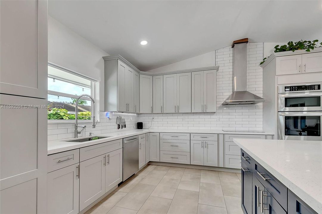 Active With Contract: $797,000 (3 beds, 2 baths, 1820 Square Feet)