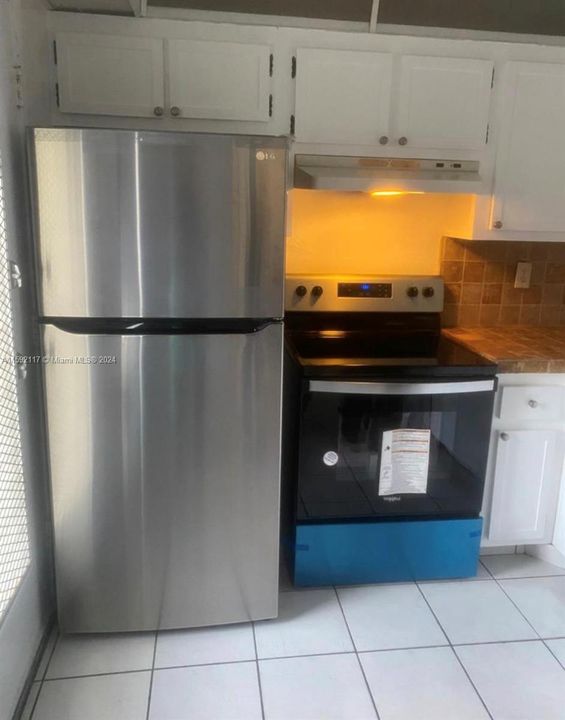 Brand New Stainless Steel appliances and AC