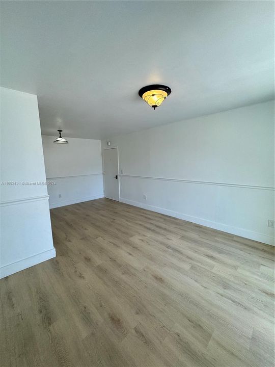 For Rent: $2,000 (2 beds, 1 baths, 779 Square Feet)