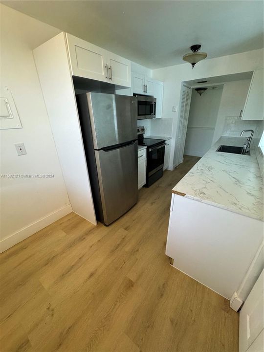 For Rent: $2,000 (2 beds, 1 baths, 779 Square Feet)