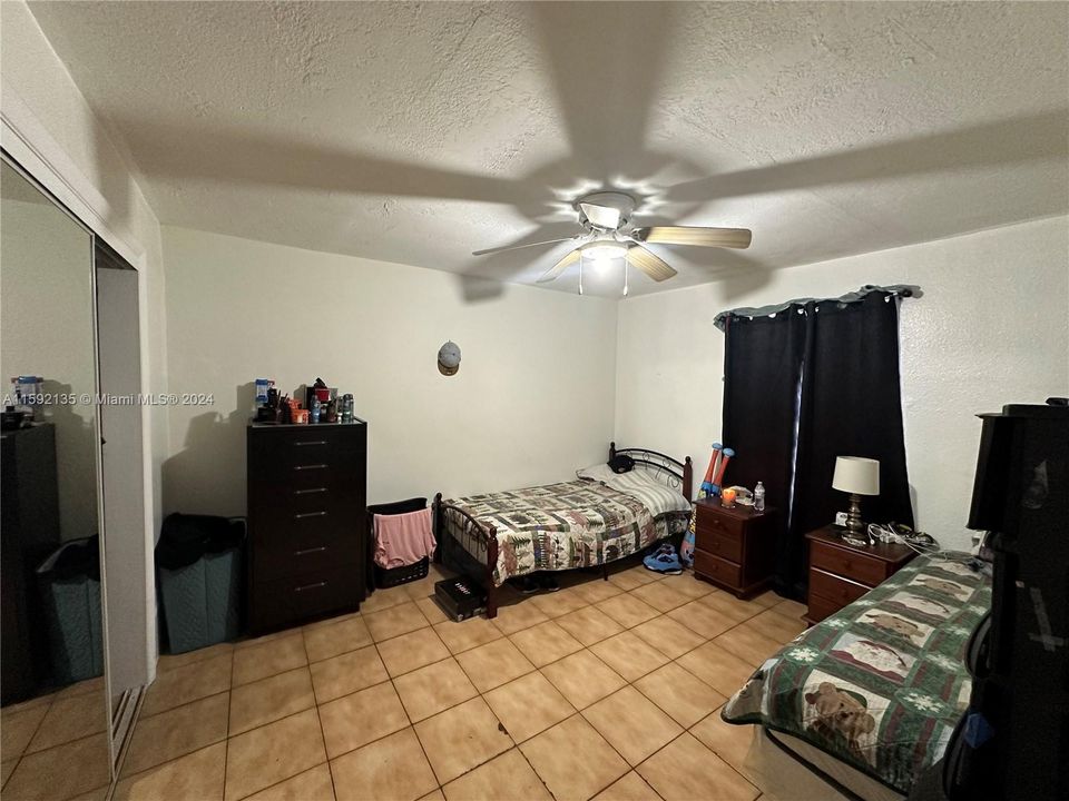 For Rent: $2,200 (2 beds, 1 baths, 763 Square Feet)