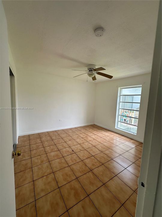 For Rent: $2,200 (2 beds, 1 baths, 763 Square Feet)