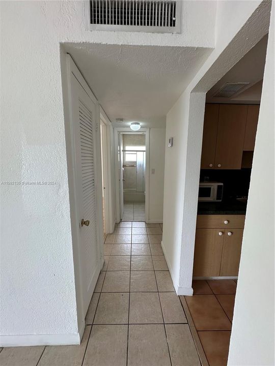 For Rent: $2,200 (2 beds, 1 baths, 763 Square Feet)