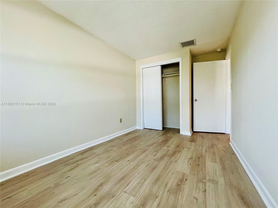 Recently Rented: $2,975 (3 beds, 2 baths, 1650 Square Feet)