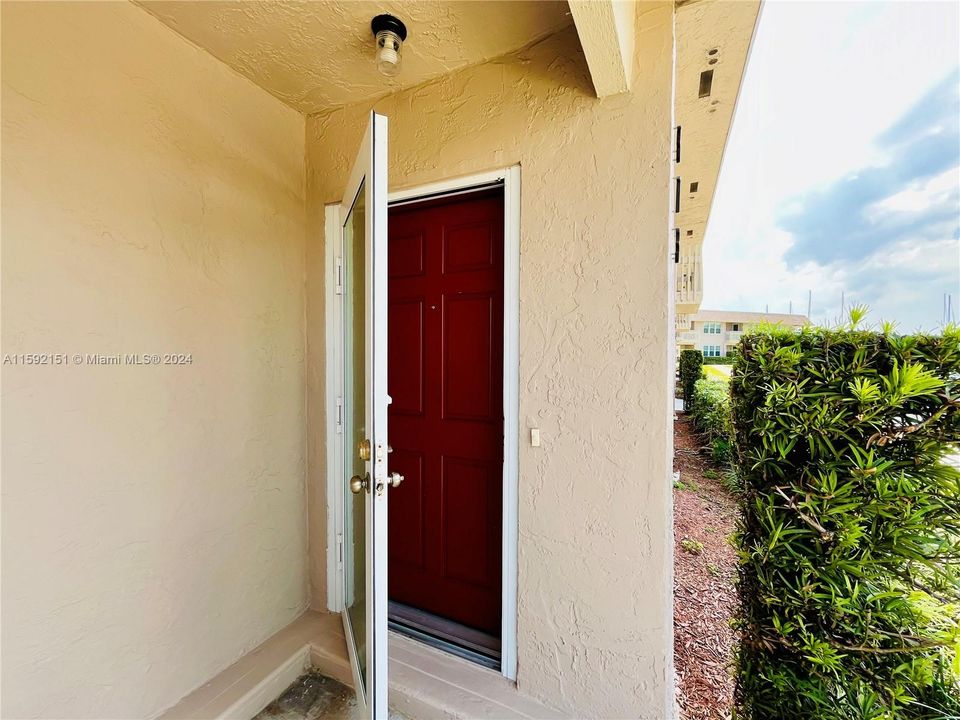 Recently Rented: $2,975 (3 beds, 2 baths, 1650 Square Feet)