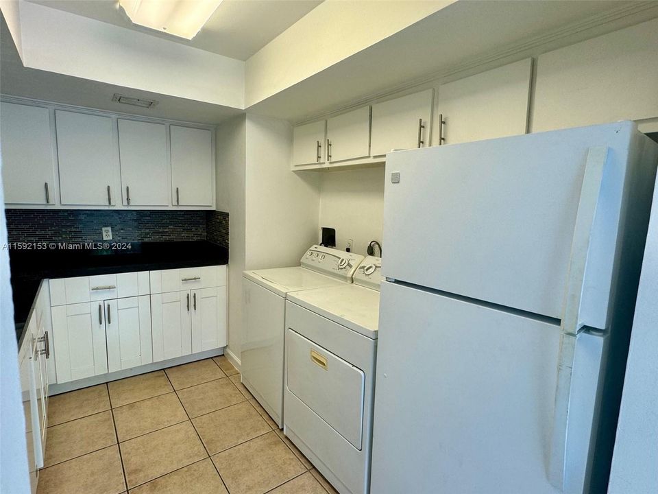 For Rent: $2,250 (3 beds, 2 baths, 1080 Square Feet)