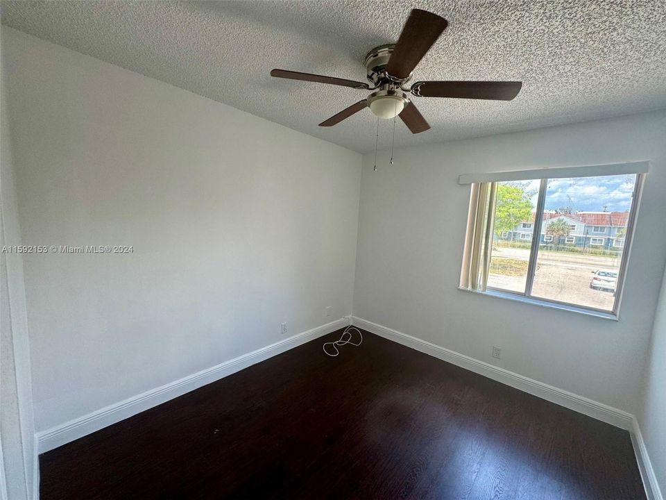 For Rent: $2,250 (3 beds, 2 baths, 1080 Square Feet)