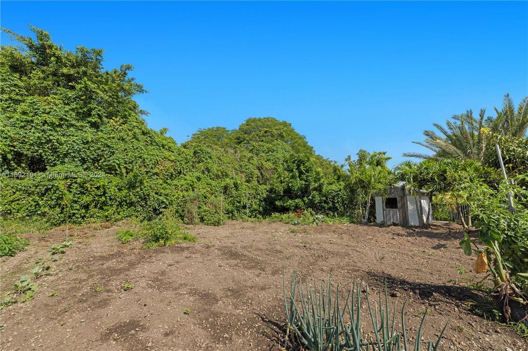 For Sale: $825,000 (3 beds, 2 baths, 1451 Square Feet)