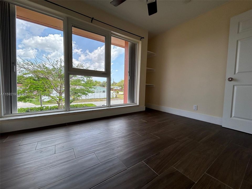 For Rent: $2,325 (2 beds, 2 baths, 1080 Square Feet)