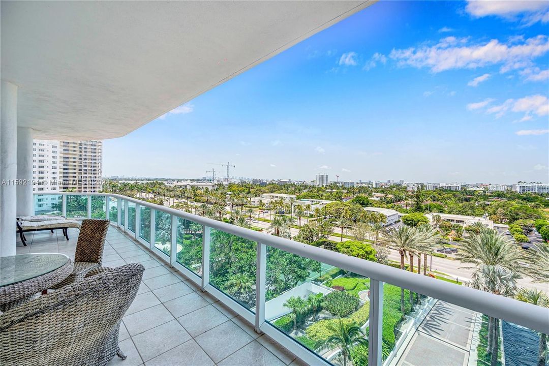 Active With Contract: $3,500,000 (2 beds, 3 baths, 3110 Square Feet)