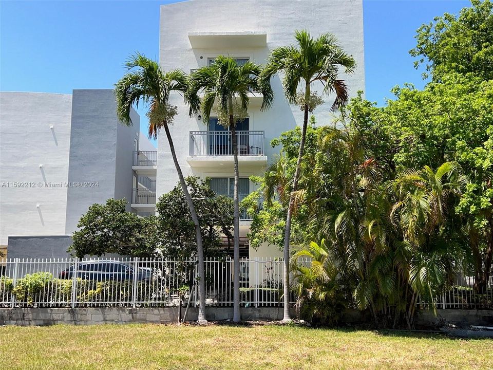 Vendido Recientemente: $214,000 (1 camas, 1 baños, 634 Pies cuadrados)